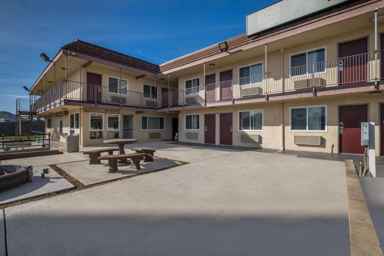Rodeway Inn San Bernardino & Redlands Exterior photo